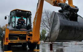 Сдам в аренду экскаватор-погрузчик JCB