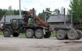 Сдам в аренду манипулятор урал-лесовоз