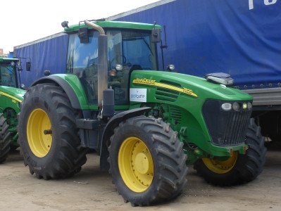 John Deere 7820