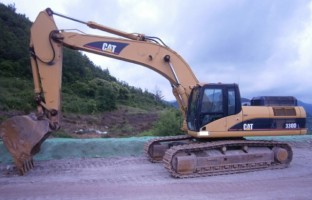 Сдается в аренду Экскаватор полноповоротный гусеничный 2,4 м*3 CAT 330