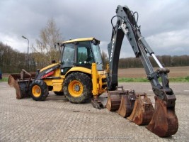 предоставляем услуги Экскаватора-погрузчика JCB 3CX