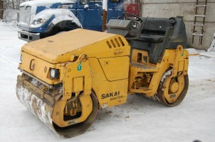 Сдаётся в аренду каток SAKAI SW352-1 два вальца ( габаритные размеры, мм - 2850/1300/1600