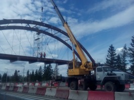 Автокран вездеход Урал 25 тонн 28 метров
