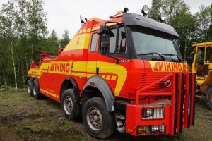 Грузовой эвакуатор 24 часа в Вологодской области
