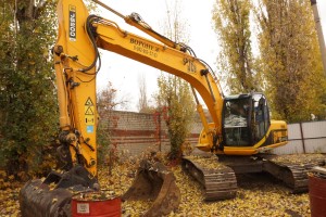 Аренда услуги гусеничного экскаватора JCB
