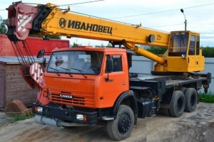 Аренда крана 25 тонн, вылет стрелы 22 метра. 