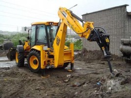 Услуги экскаватора – погрузчика JCB с гидромолотом