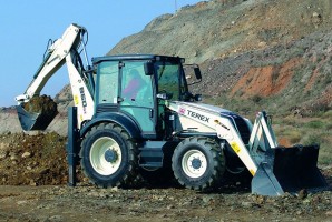 В аренду экскаватор-погрузчик Terex (объем челюстного переднего ковша 1м3, заднего - 0.38 м3. С телескопическим удлинением - глубина копания до 4х м)