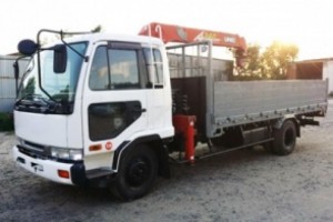 Сдам в аренду манипулятор грузовой Nissan Diesel, гр/п 5 т, стрела 3 т (вылет 8-12 м)
