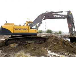 Аренда Экскаватора Volvo-240.