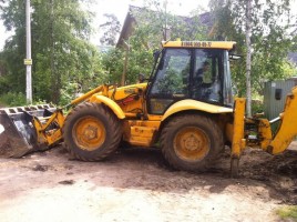 Экскаватор-погрузчик JCB 4 cx