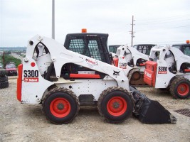 мини-погрузчик bobcat s300