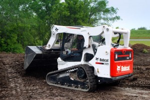 Аренда гусеничного мини-погрузчика Bobcat t590