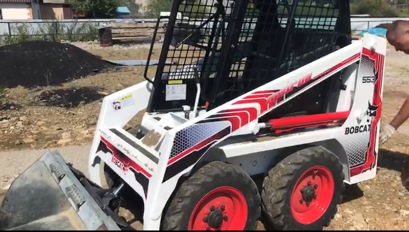 Японский мини-погрузчик Bobcat-553