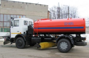 Аренда поливомоечной машины, водовозка. Поли газонов.