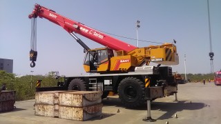 Короткобазный кран Palfinger Sany SRC900C