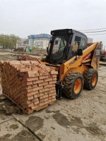 Услуги минипогрузчика с вилами