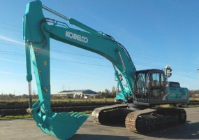Аренда гусеничного экскаватора KOBELCO 200
