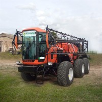 Самоходный опрыскиватель-разбрасыватель «Туман-3»