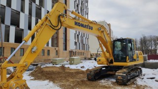 Аренда гусиничного экскаватора Komatsu 210-10M0