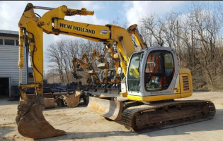 Гусеничный экскаватор полноповоротный New Holland E135SR 