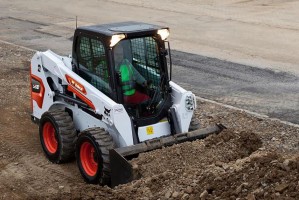 Сдам в аренду мини-погрузчик Bobcat S530