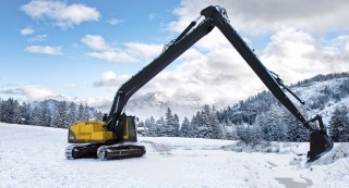 Аренда длиннорукого экскаватора Volvo EC210B вылет стрелы 18м