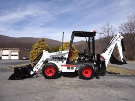 Экскаватор-погрузчик Bobcat B250T