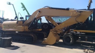 Продаю гусеничный экскаватор САТ320GX.
