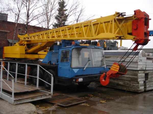 Аренда автокранов 40 - 25 тонн: МКАТ и Январец - 40 т, КС-5473 - 25 т