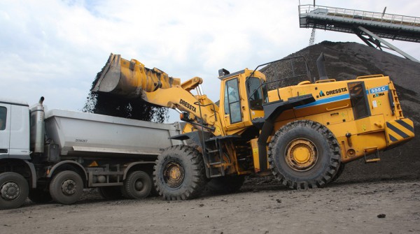 Услуги погрузчика Hitachi LX130-7 и JCB
