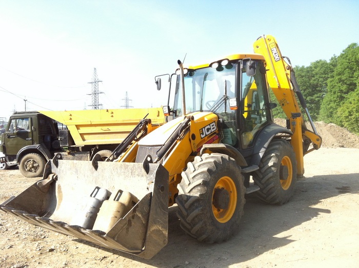 Нанять экскаватор-погрузчик JCB 4cx super