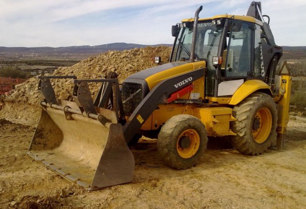 Сдам в аренду экскаватор-погрузчик VOLVO BL61