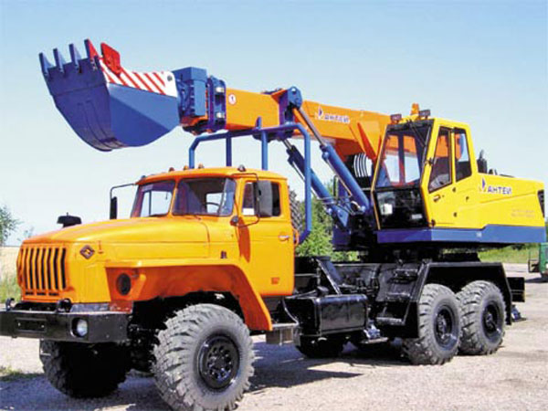 Аренда спецтехники экскаватор Hitachi ZX220 разные ковши и гидромолот