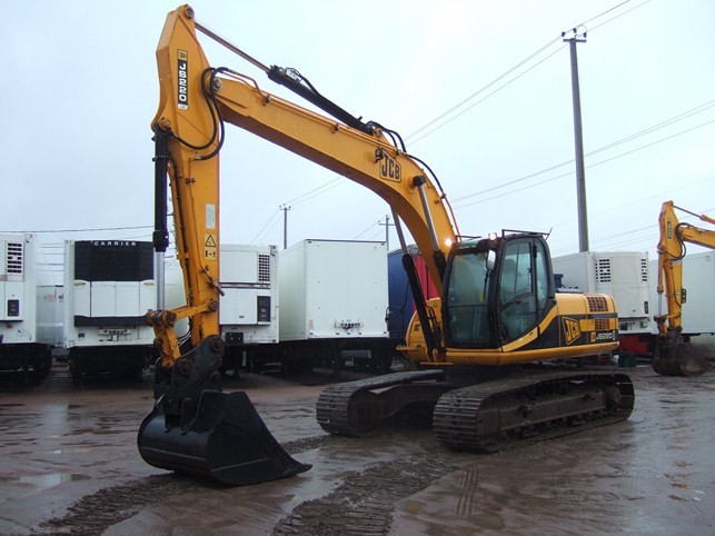 Полноповоротный экскаватор JCB 220 LC