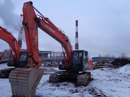 Поворотный гусеничный экскаватор Hitachi zx200lc