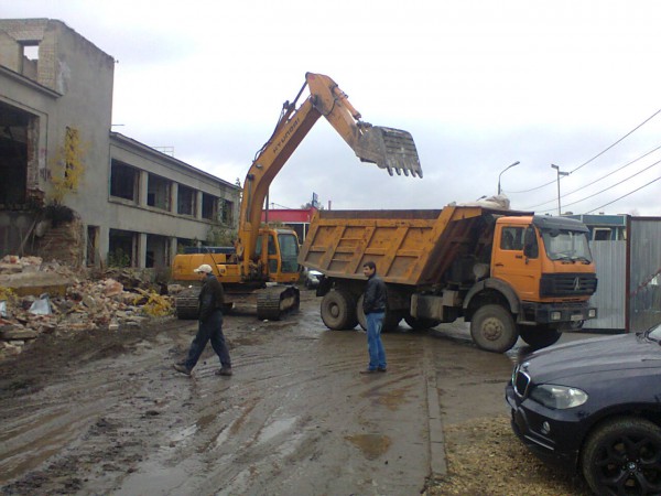 Поворотный гусеничный экскаватор Hyundai R290