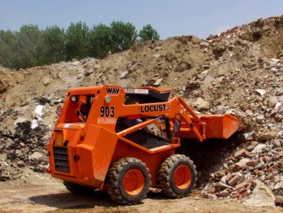 LOCUST L 903